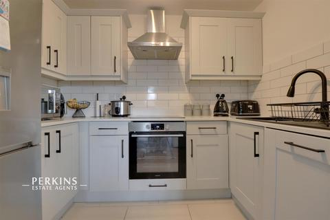 undefined, Greenford, UB6