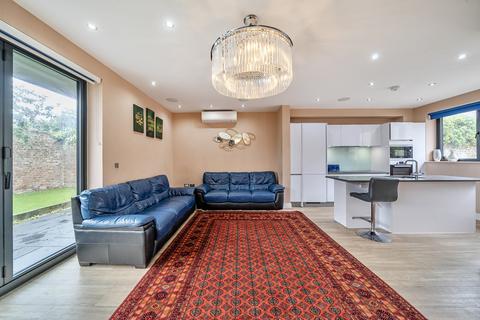 undefined, Southside Close, Uxbridge