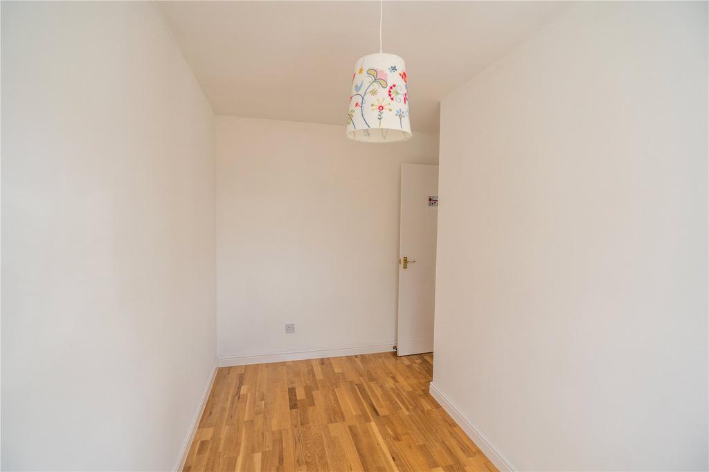 Bedroom 2 (2)