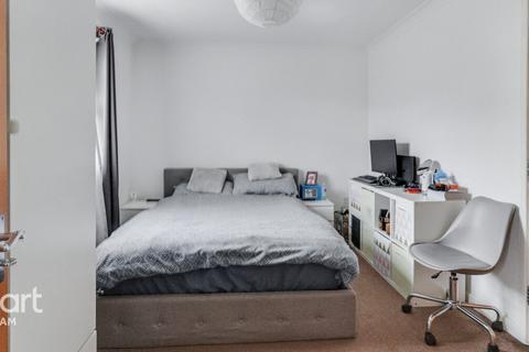 2 bedroom apartment for sale, Queensberry Place, London