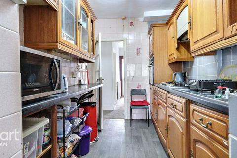 3 bedroom terraced house for sale, Lawrence Avenue, London