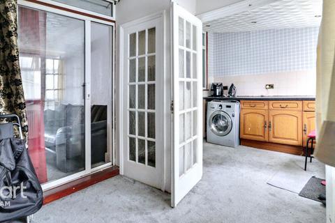 3 bedroom terraced house for sale, Lawrence Avenue, London