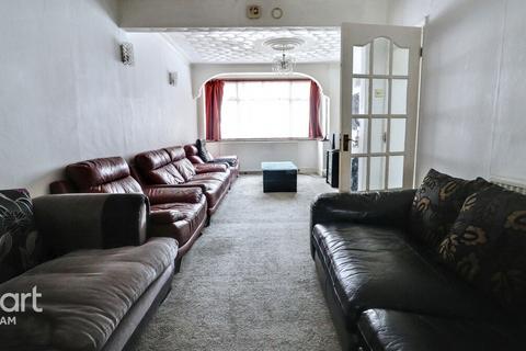 3 bedroom terraced house for sale, Lawrence Avenue, London