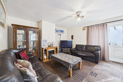 3 bedroom house for sale, Nappin Close, Aylesbury, Buckinghamshire