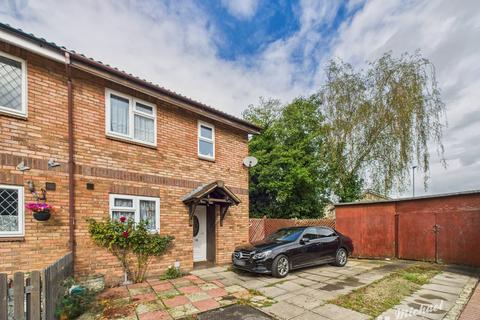3 bedroom house for sale, Nappin Close, Aylesbury, Buckinghamshire