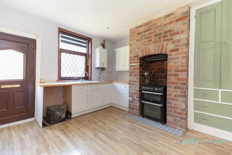 2 bedroom terraced house to rent, Aisthorpe Road, Woodseats, Sheffield, S8 8SZ