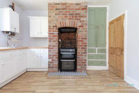 2 bedroom terraced house to rent, Aisthorpe Road, Woodseats, Sheffield, S8 8SZ