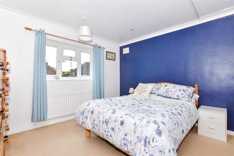 29 Meadow Crescent, Upper Halling, Rochester, ME2 1JJ