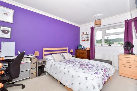 29 Meadow Crescent, Upper Halling, Rochester, ME2 1JJ