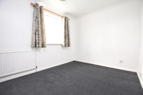 3 bedroom terraced house to rent, Plowman Way, Dagenham, RM8