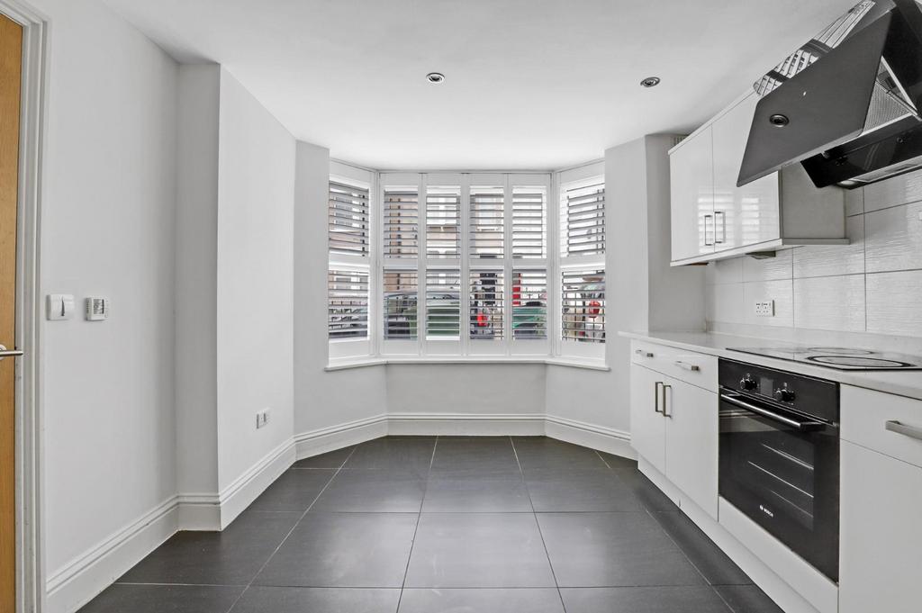 04-a097 JHProp World - 60 Larkbere Road - 8.jpg