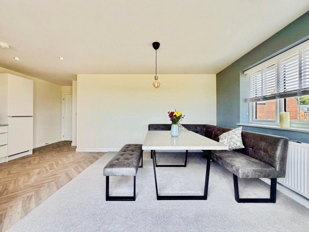 Pbox-living room-331070.jpeg