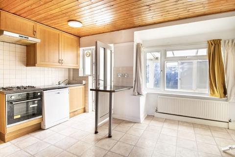 undefined, Federal Road, Greenford UB6