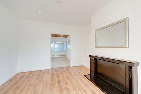 undefined, Federal Road, Greenford UB6