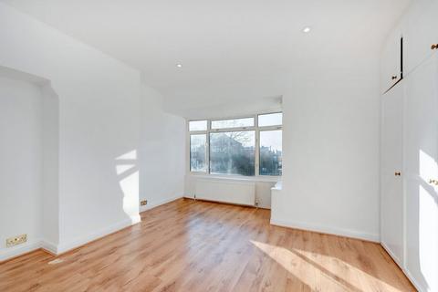 undefined, Federal Road, Greenford UB6