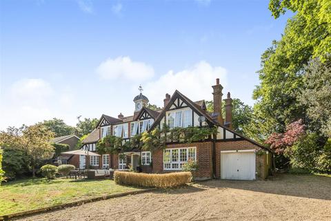 32 Chobham Road, Frimley, Camberley, GU16 8PF