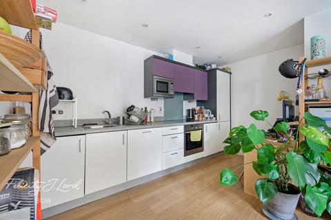 1 bedroom apartment for sale, Salmon Lane, London, E14