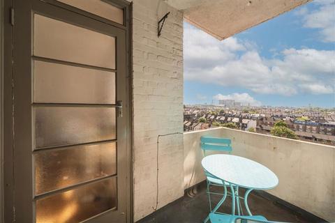 2 bedroom flat for sale, The Grampians, London W6