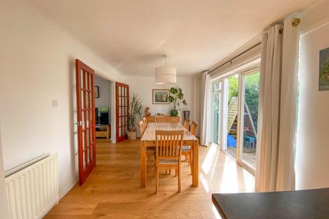 3 Crossways, Linton, Cambridge, CB21 4NQ