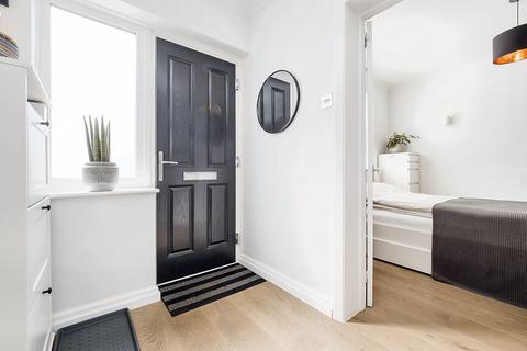 1 Firdene, Surbiton, KT5 9QQ