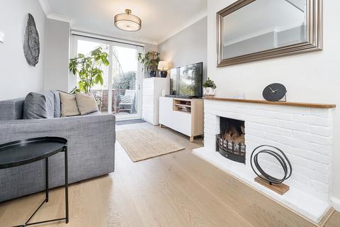 1 Firdene, Surbiton, KT5 9QQ