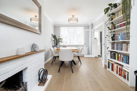 1 Firdene, Surbiton, KT5 9QQ