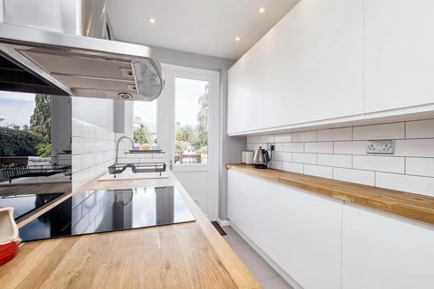 1 Firdene, Surbiton, KT5 9QQ