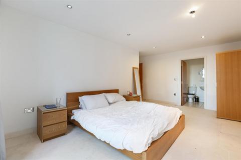 3 bedroom apartment for sale, Western Gateway, London