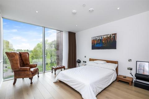 undefined, Buckhold Road, London