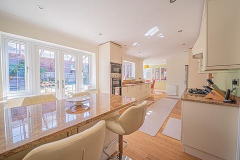29 Saracen Drive, Balsall Common, Coventry, CV7 7UA