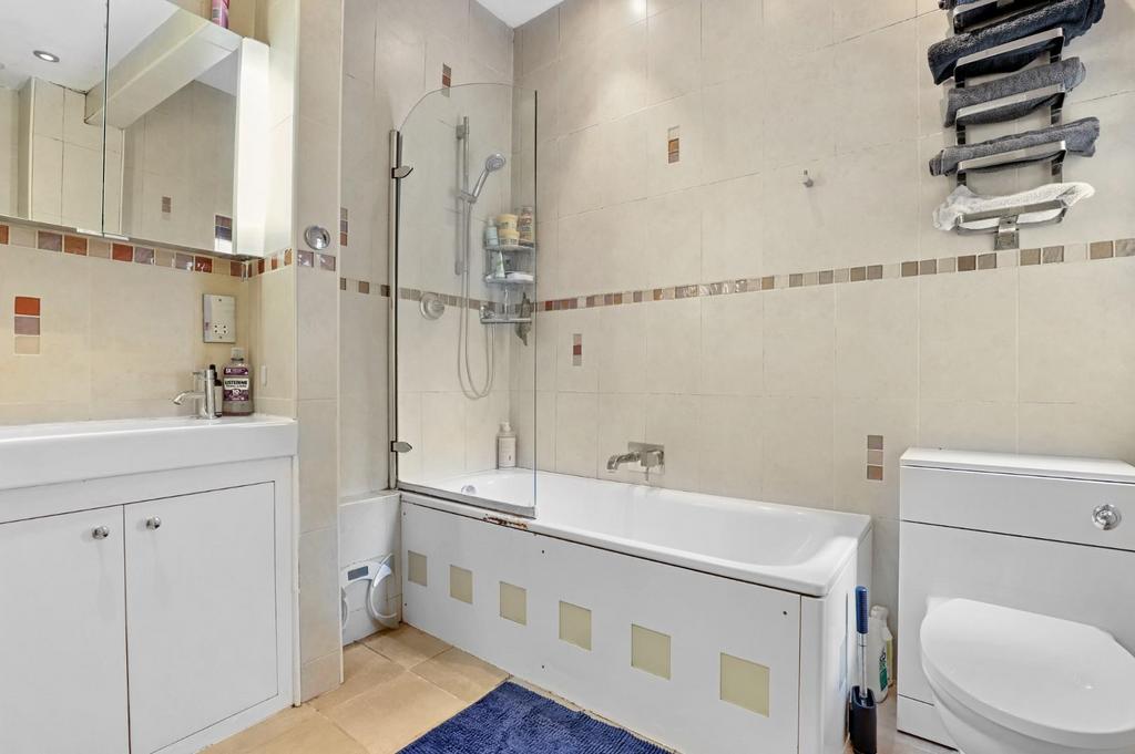 04-22b1 JHProp World - 17a Wiverton Road - 12 (1).JP
