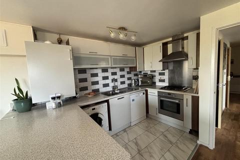 2 bedroom apartment for sale, Four Chimneys Crescent, Hampton Vale, Peterborough