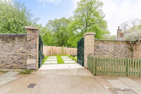 undefined, Margravine Gardens, Barons Court, London, W6