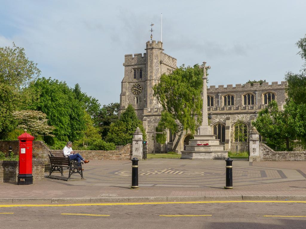 St Peters Church-Tring