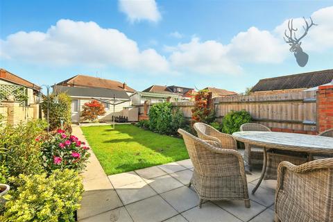4 bedroom terraced house for sale, Heriot Avenue, London E4