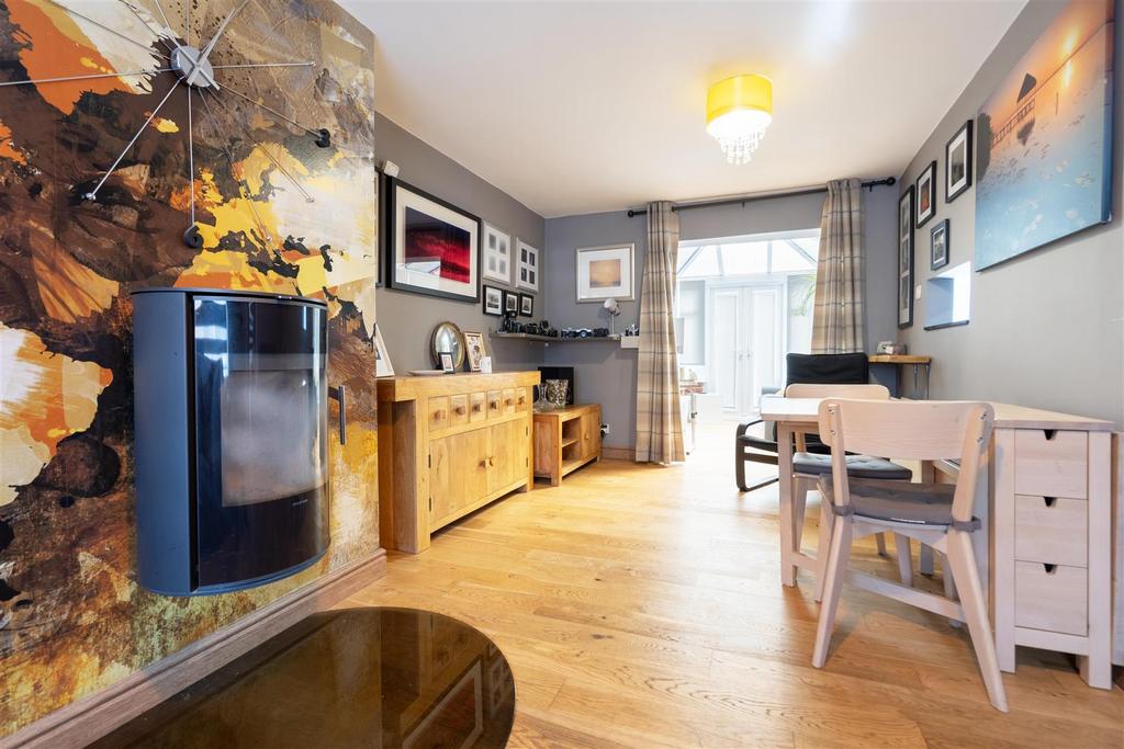 Living Room / Diner