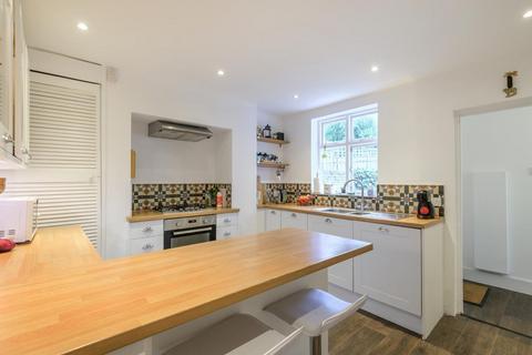 1 bedroom flat for sale, Byrne Road, Balham, London, SW12