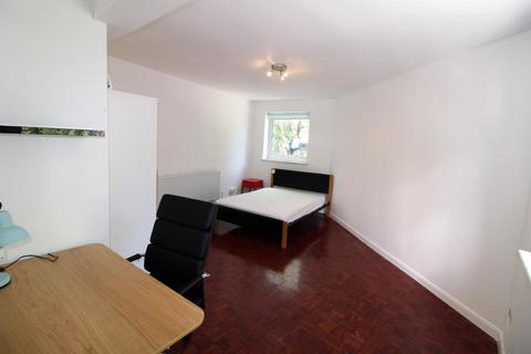 2 bedroom flat to rent, Camden, London NW1