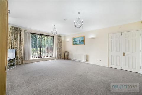 3 bedroom apartment for sale, Beatrice Court, Queens Road, Hendon NW4