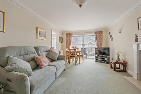 2 bedroom flat for sale, Portarlington Road, Bournemouth