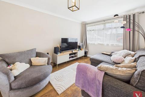 3 bedroom end of terrace house for sale, Rosedale Close, Luton LU3