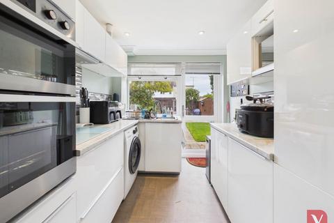3 bedroom end of terrace house for sale, Rosedale Close, Luton LU3