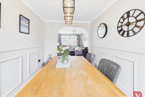 3 bedroom end of terrace house for sale, Rosedale Close, Luton LU3