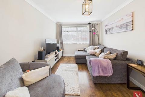 3 bedroom end of terrace house for sale, Rosedale Close, Luton LU3