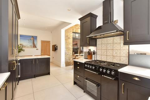 4 bedroom semi-detached house for sale, Russell Road, Buckhurst Hill, Essex
