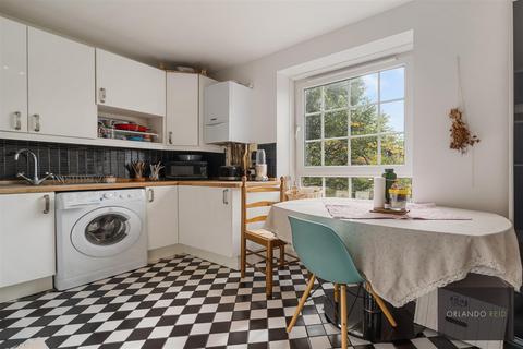 57 Stockwell Gardens, London, SW9 0RY