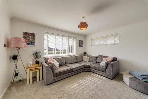 3 bedroom chalet for sale, Woodland Avenue, High Salvington, Worthing, West Sussex, BN13 3AF