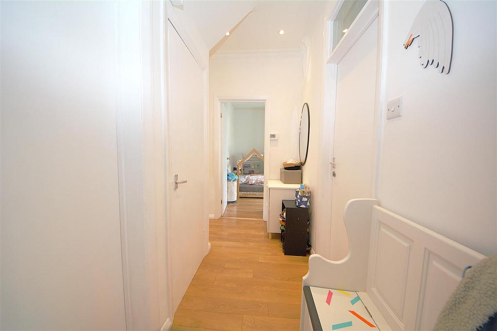Hallway 1.jpg