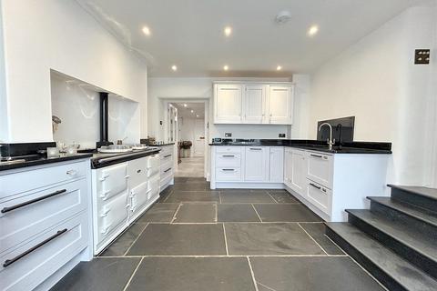 4 bedroom terraced house for sale, Tregony