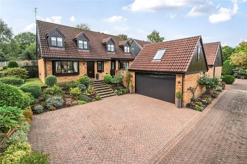 4 bedroom detached house for sale, New Farmers Hill, Woodlesford, Leeds